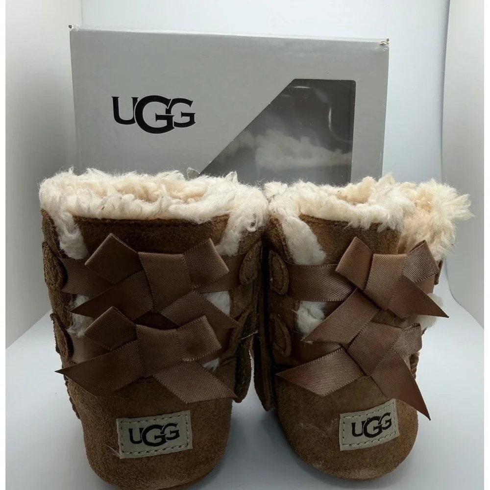 Infant UGG Bow Boots, Size 4/5